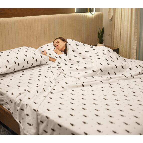 RUVANTI 100% Baumwolle, 4-teiliges Flanell-Bettlaken für King-Size-Bett, Tiefe Tasche, warm, super weich, atmungsaktiv, feuchtigkeitsableitend, Spannbetttuch, 2 Kissenbezüge – Schwarze Katze
