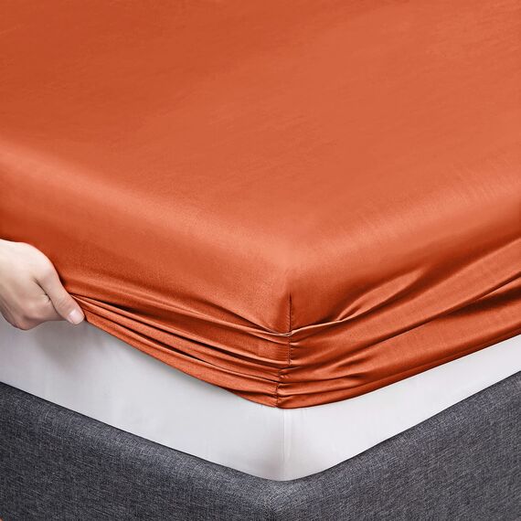 Vonty Satin-Bettlaken, seidig, weiches Satin-Bettwäsche-Set, 1 Spannbettlaken mit tiefen Taschen + 1 Bettlaken + 2 Kissenbezüge, Orange