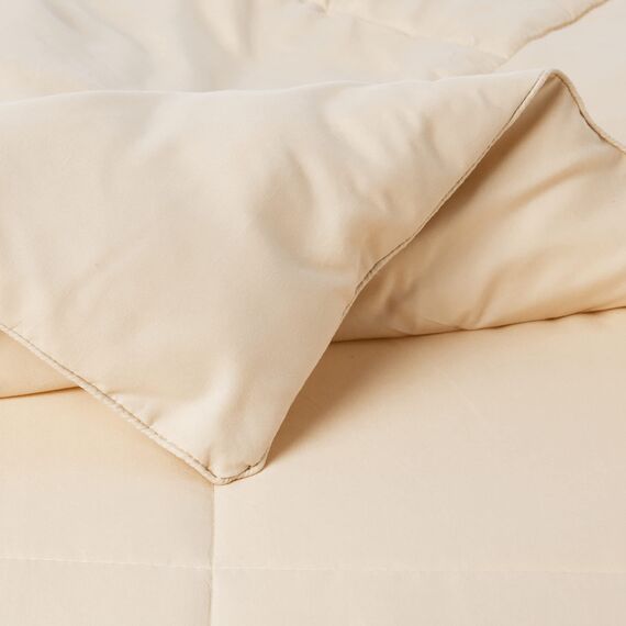 Sweet Home Collection 2 Kissenbezüge, 2 Kissenbezüge und Bettrock für alle Jahreszeiten, feine doppelt gebürstete Mikrofaser/100% Faserfüllung, Dobbybeige, Doppelbett