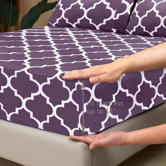 Mejoroom Bettwäsche-Set für King-Size-Betten, superweiche, gebürstete Mikrofaser, Fadenzahl 1800, 4-teilig (King-Size-Bett, violettes Vierfoil mit weißem Muster)