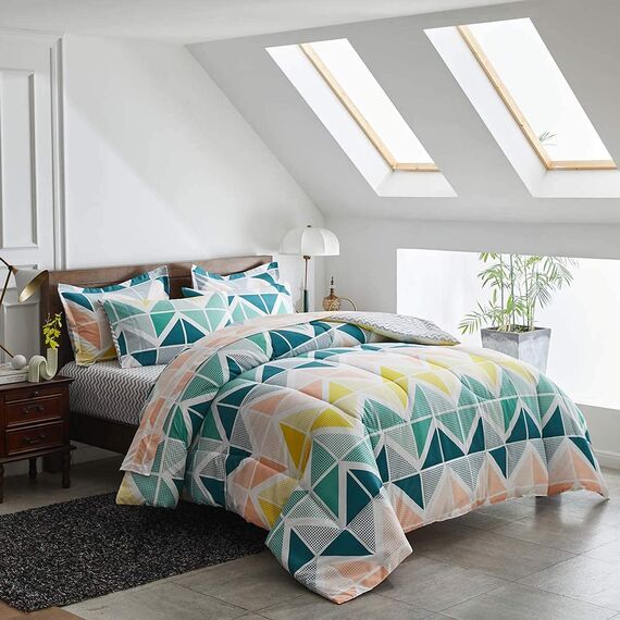 Uozzi Bedding Bed in a Bag 6-teiliges Doppel-Bettwäsche-Set in Gelb / Marineblau / Grün mit Dreiecken bedruckt – weiche Mikrofaser, wendbar (1 Bettdecke, 1 Spannbetttuch, 1 Kissenbezug)