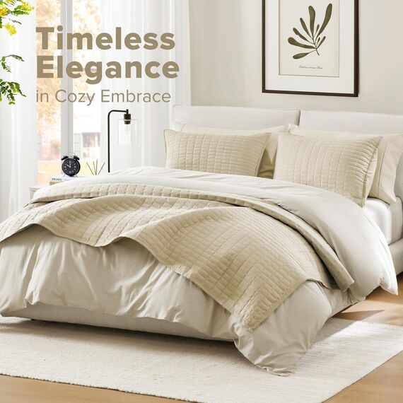 Comfort Spaces Kienna Steppdecken-Set, doppelseitige Nähte, Sommerdecke, leicht, weich, für alle Jahreszeiten, passender Kissenbezug, Elfenbein, Decke für Doppelbett (228,6 x 228,6 cm), 3-teilig