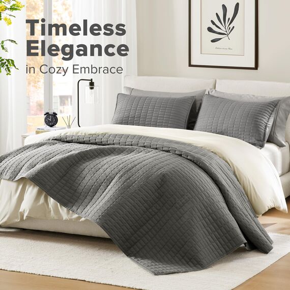 Comfort Spaces King Quilt-Ganzjahres-Bettwäsche, anthrazitgraue Tagesdecke mit doppelseitigen Nähten, weiche Sommerdecke, passende Kissenbezüge, Kienna-Kollektion (304,8 x 299,7 cm), 3-teilig