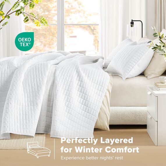 Comfort Spaces Kienna Bettwäsche-Set, luxuriös, doppelseitige Nähte, für alle Jahreszeiten, leicht, Tagesdecke, passende Kissenbezüge, übergroßes Queen-Size-Bett (259,1 x 299,7 cm), Weiß, 3-teilig