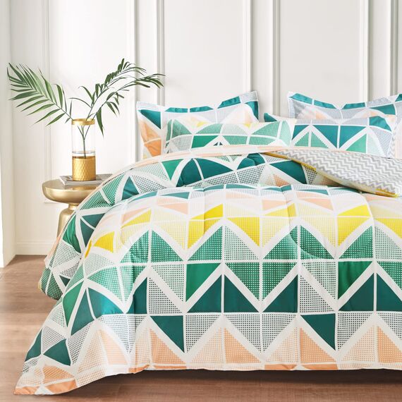 Uozzi Bedding Bed in a Bag 7-teiliges King-Size-Bettwäsche-Set mit gelbem marinegrünen Dreiecken bedruckt – weiche Mikrofaser, wendbar (1 Decke, 2 Kissenbezüge, 1 Spannbetttuch, 2 Kissenbezüge)