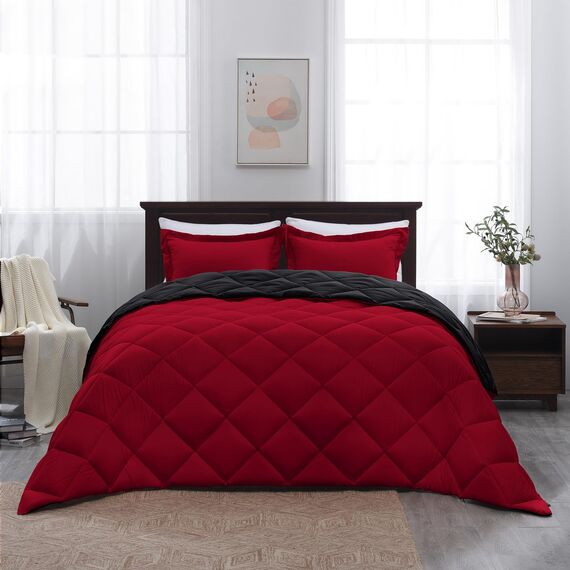 Basic Beyond Bettwäsche-Set für Doppelbett, wendbar, 1 Bettdecke (208,3 x 233,7 cm) und 2 Kissenbezüge (50,8 x 66 cm + 5 cm), Rot/Schwarz