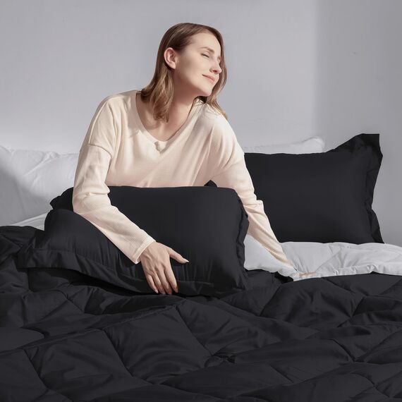 Basic Beyond Down Alternatives Bettdecken-Set, wendbar, für alle Jahreszeiten Queen schwarz/grau