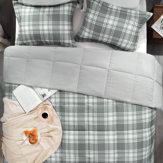 Basic Beyond Bettwäsche-Set für King-Size-Betten, Daunen-Alternative für alle Jahreszeiten, 1 Bettdecke (264,2 x 233,7 cm) mit 2 Kissenbezügen, Kariert (Grau)