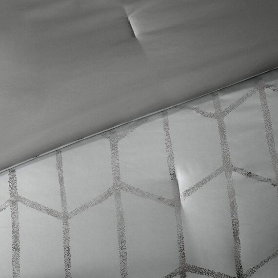 Intelligent Design Raina Comforter Set King/Cal King Size - Grey Silver, Geometric – 5 Piece Bed Sets – Ultra Soft Microfiber Teen Bedding for Girls Bedroom