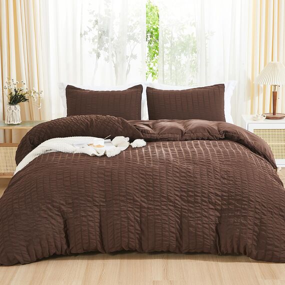 AveLom Brauner Bettbezug Cal King (264,2 x 248,9 cm), 3-teilig (1 Bettbezug, 2 Kissenbezüge), Seersucker, gestreift, weich, gewaschene Mikrofaser, strukturiertes Bettbezug-Set mit Reißverschluss,