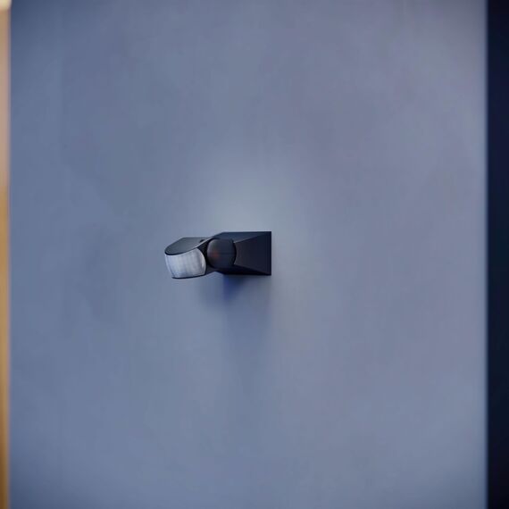Steinel Bewegungsmelder IS 1 schwarz, innen und außen, 120° Bewegungsmelder, 10 m Reichweite, Auf- und Unterputz, IP54, (L x B x H) 120 x 80 x 50 mm