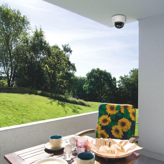 BASI | 3er Set Dome Kamera-Attrappe mit blinkendem LED-Licht | Dummy Kamera | Objektiv Überwachungskamera für den Innen- und geschützten Außenbereich | Wand- Deckenmontage | Weiß | CCTV