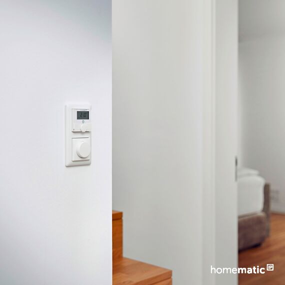 Homematic IP Wandthermostat mit Luftfeuchtigkeitssensor, Smart Home, digitales Thermostat Heizkörper/Fußbodenheizung mit/ohne App, Alexa, Google Home, Temperaturmessung, Energie sparen, 143159A0