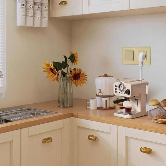 BSEED Lichtschalter mit Steckdose 1 Fach 2 Wege,10A Kristall Glas Platte Wandschalter mit 16A Schuko Steckdose Gold,Physische Unterputz Wechselschalter mit Steckdose- 157mm
