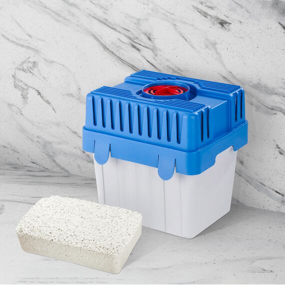 WENKO Nachfüllpack für Feuchtigkeitskiller 5 kg, Granulatblock für Raumentfeuchter, fasst bis zu 8 l Feuchtigkeit, laborgeprüft, reduziert Schimmel & Gerüche, Weiß (Packung mit 2)