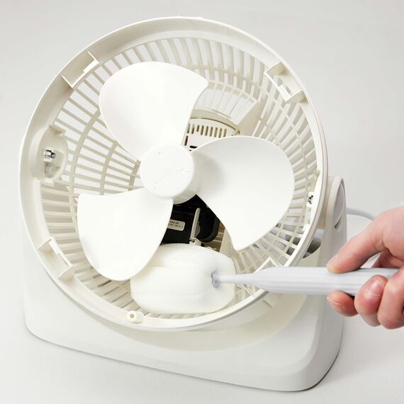 Amazon Basics Tisch-Ventilator tragbar, 18 cm, geräuscharme Kühlung, 3 Geschwindigkeiten, um 90° verstellbarer Winkel, Weiß, 15,49 x 27,3 x 27,69 cm