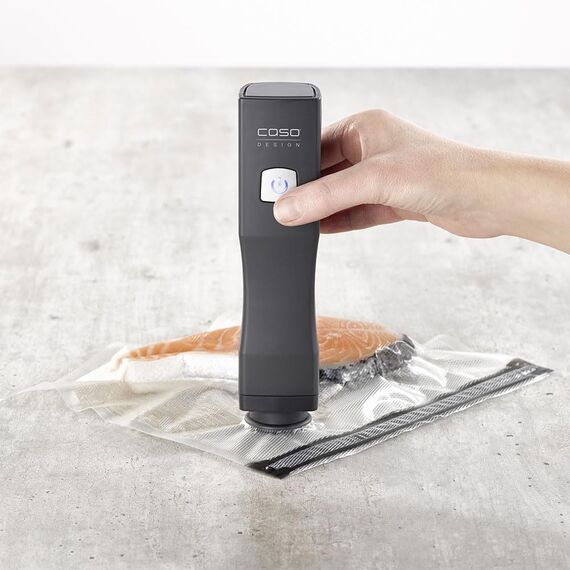 CASO Vacu OneTouch Eco-Set, Handvakuumierer inkl. 3 Vakuumbehälter aus Glas, 10 ZIP-Beutel und Food Manager Sticker, kabellos, bis zu 150 Minuten Laufzeit, aufladbar, Schwarz