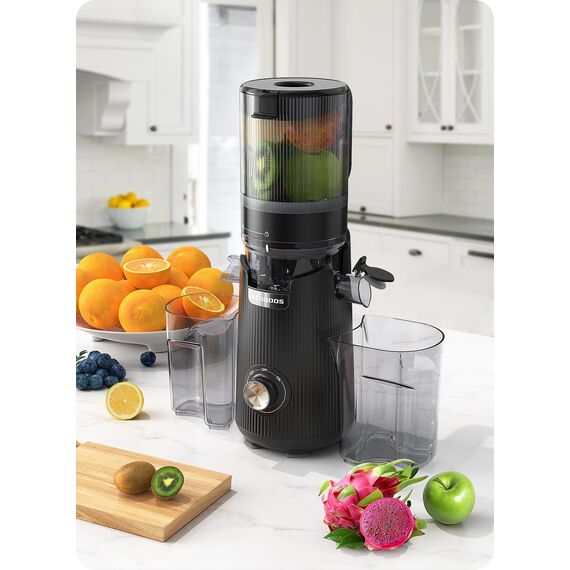 ACOQOOS Entsafter, Entsafter für Ganze Gemüse und Obst, 135 mm Breite und Größere Fütterungsröhre, 1,8 L Füllvolumen, Leicht zu Reinigender Slow Juicer mit 2 Gläsern, Elektrische Saftpresse Schwarz