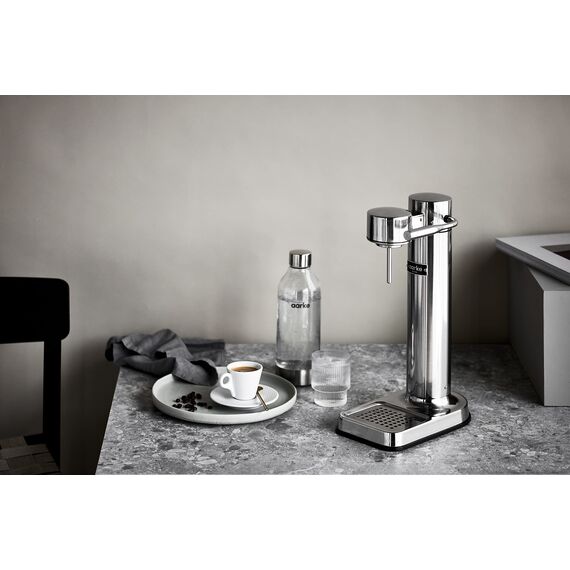Aarke Carbonator 3, Wassersprudler aus Edelstahl im modernen Edelstahl Finish mit 2x BPA-freier 1L PET-Flasche, Sprudelwasserbereiter für Leitungswasser, kompatibel mit 60L CO2-Zylindern