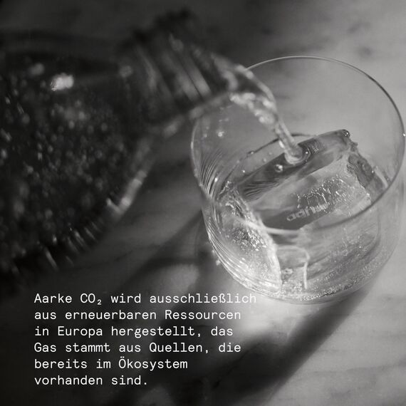 Aarke Carbonator 3, Premium Wassersprudler, Mattschwarz Finish + Aarke 60L CO2-Zylinder, 100% erneuerbares CO2