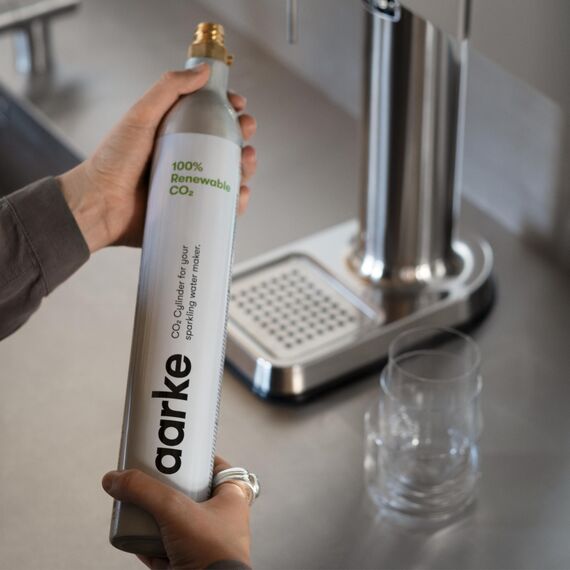 Aarke Carbonator 3, Premium Wassersprudler, Edelstahl Finish + Aarke 60L CO2-Zylinder, 100% erneuerbares CO2
