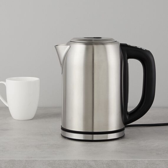 Amazon Basics Edelstahlwasserkocher mit Digitalanzeige, Strix-Controller, Warmhaltefunktion, Temperaturregelung, 1,7 l (EU-Stecker), Silber