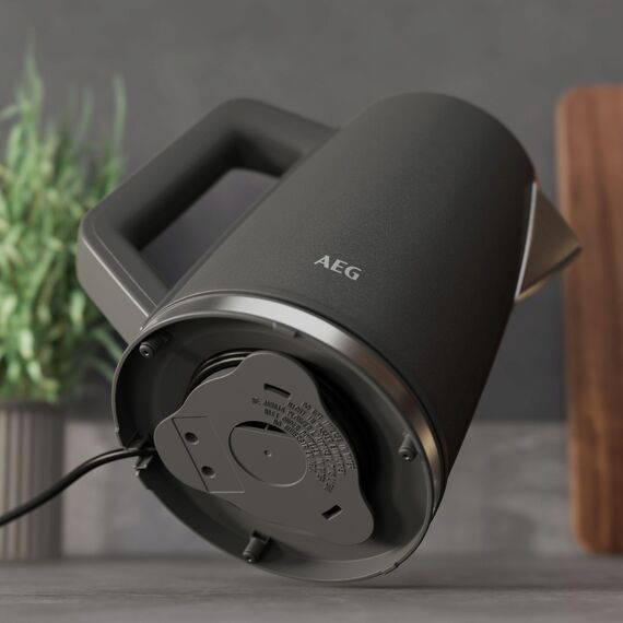 AEG Wasserkocher Deli 5 | 2400 Watt | 5 einstellbare Temperaturstufen | 1,7 l | automatische Sicherheitsabschaltung | Anti-Tropf-, Turbo- und Warmhaltefunktion | Energiesparend | Anthrazit | K5-1-6AN