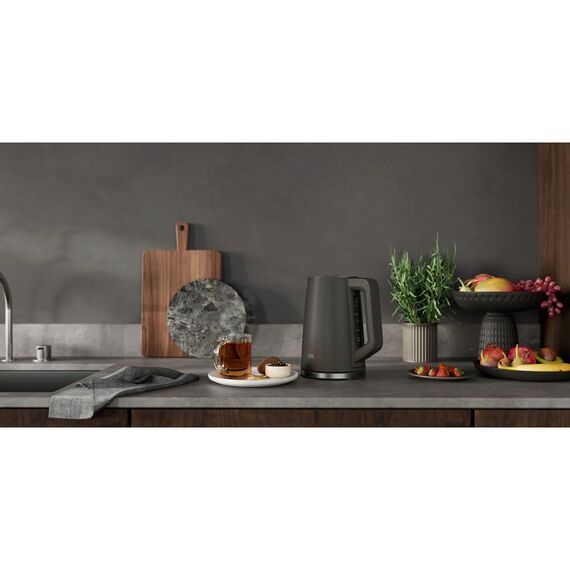 AEG Wasserkocher Deli 5 | 2400 Watt | 5 einstellbare Temperaturstufen | 1,7 l | automatische Sicherheitsabschaltung | Anti-Tropf-, Turbo- und Warmhaltefunktion | Energiesparend | Anthrazit | K5-1-6AN