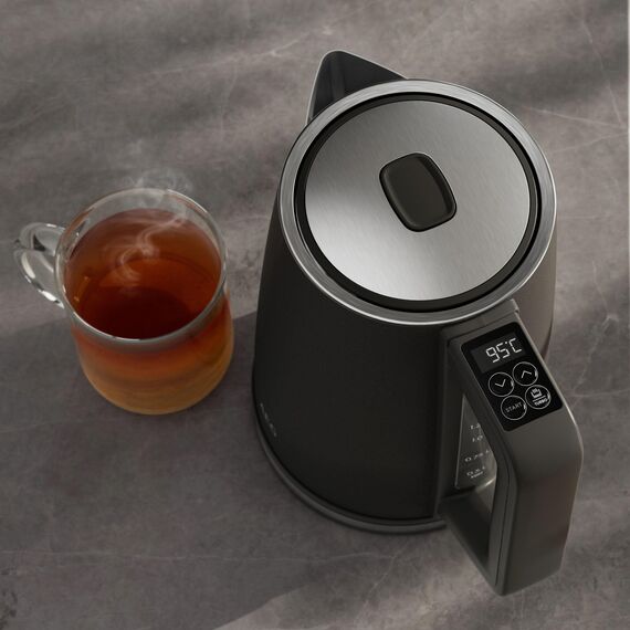 AEG Wasserkocher Deli 5 | 2400 Watt | 5 einstellbare Temperaturstufen | 1,7 l | automatische Sicherheitsabschaltung | Anti-Tropf-, Turbo- und Warmhaltefunktion | Energiesparend | Anthrazit | K5-1-6AN