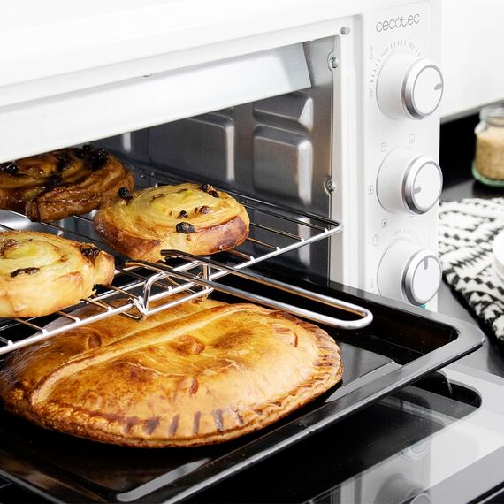 Cecotec Tischofen BakeundToast 2600 White 4Pizza, 26L, 1550W, Inklusive Pietra Pizza Stein, 6 Funktionen, Krümelschublade, Innenbeleuchtung, Doppelt verglaste Tür, Vielfältige Möglichkeiten