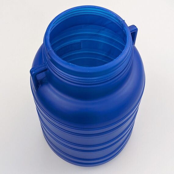 plasteo® Weithalsfass mit Schraubdeckel und Henkel Futtertonne Kunststofffass Universalfass Deckelfass Lebensmittelecht Wasserfass Regentonne Lagerfass (10 Liter Rund Blau)
