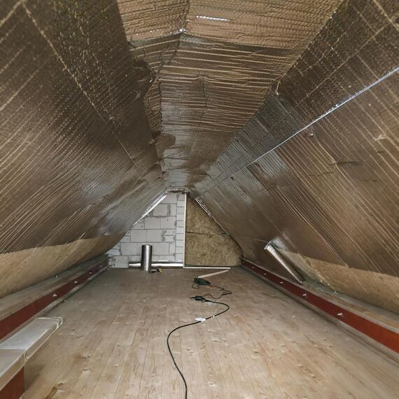 Dripex Isolierfolie Dämmfolie 0.6x10m, Doppelte Alu-Luftpolsterfolie 3-4mm, Heizkörper Reflexionsfolie für Dächer Fenster Rohre Böden