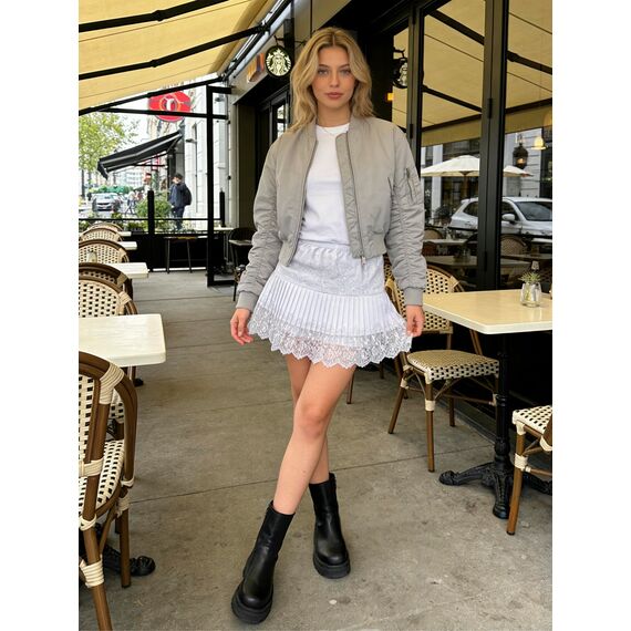 Girstunm Women's Shirt Extender for Women Adjustable Layered Fake Top Lower Sweep Shirt Half Length Mini Skirt for Girls Weiß Lace L