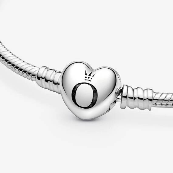 PANDORA Moments Schlangen-Gliederarmband mit Herz-Verschluss aus Sterling-Silber, kompatibel mit Charms und Anhängern aus der Moments Kollektion, Größe: 23cm