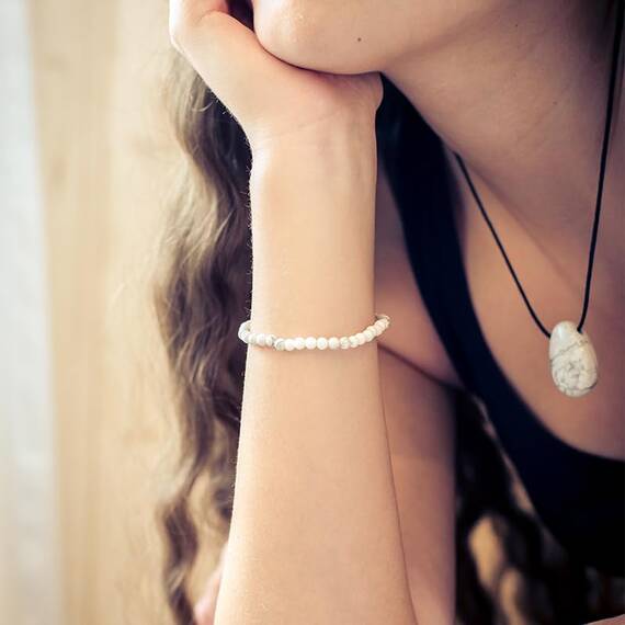 Lebensquelle Plus Mini Kugelarmband | 4mm | Hochwertiges Edelsteinarmband (Magnesit)