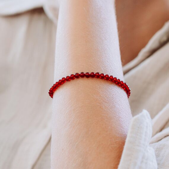 Lebensquelle Plus Mini Kugelarmband | 4mm | Hochwertiges Edelsteinarmband (Karneol)