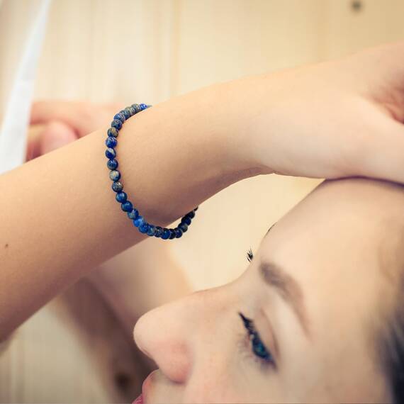 Lebensquelle Plus Mini Kugelarmband | 4mm | Hochwertiges Edelsteinarmband (Lapislazuli)
