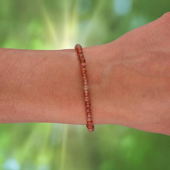 Lebensquelle Plus Mini Kugelarmband | 4-5mm | Hochwertiges Edelsteinarmband (Sonnenstein)