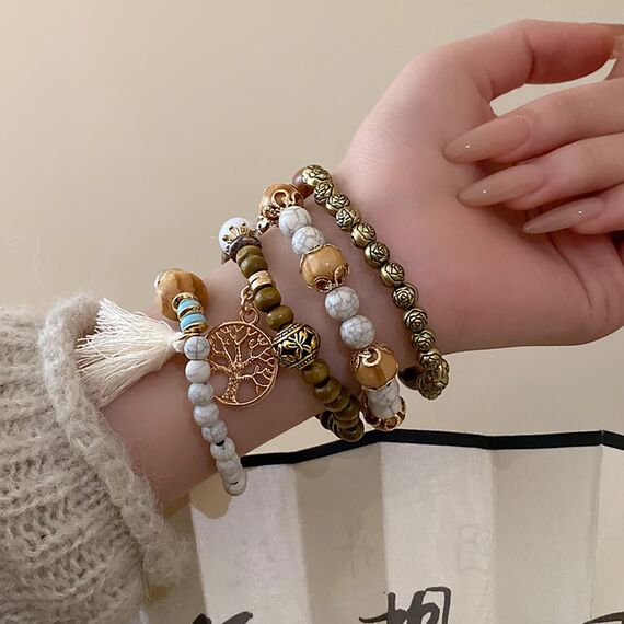 SHUBEIEUMI Boho Holzperlen Armband, 4 Stück Boho Quaste Armband für Damen, Frauen Baum des Lebens Charm Statement Armreifen, Kristall Perle
