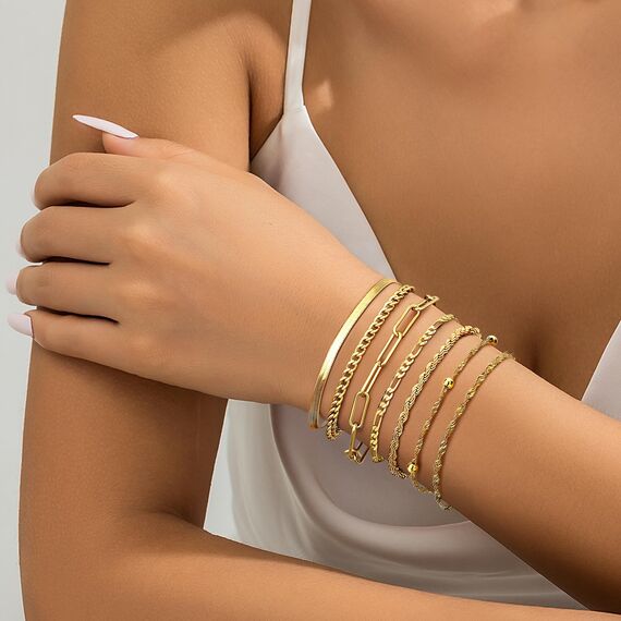 Dochais 5-7 Stück Kette Armbänder für Frauen, 18K Gold plated Stapelarmbänder, Twist Figaro Herringbone Kette Armband verstellbar, Charm Armbänder Set Silber Gold (Gold (7 Stück))