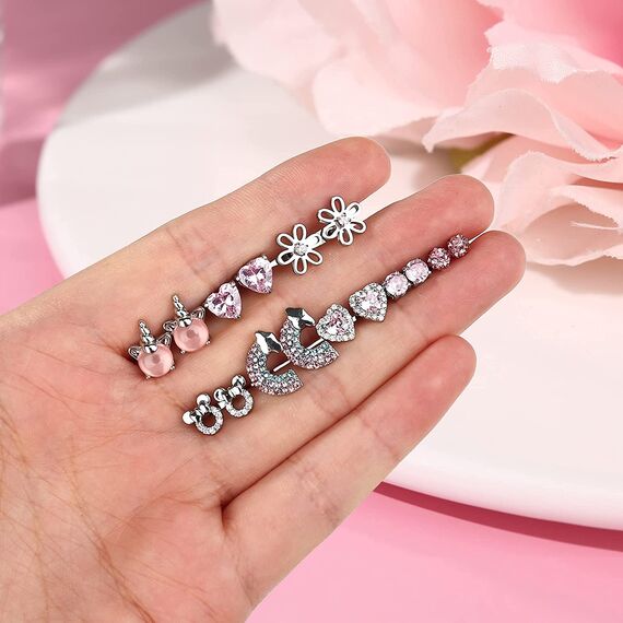 LOLIAS 8 Paar Schraubohrringe für Mädchen Damen 316L Edelstahl Hypoallergen Stern Herz CZ Ohrring Mehrfarbig Schmetterling Blume EinhornKatze Piercing Ohrringe Ohrstecker Geschenkset
