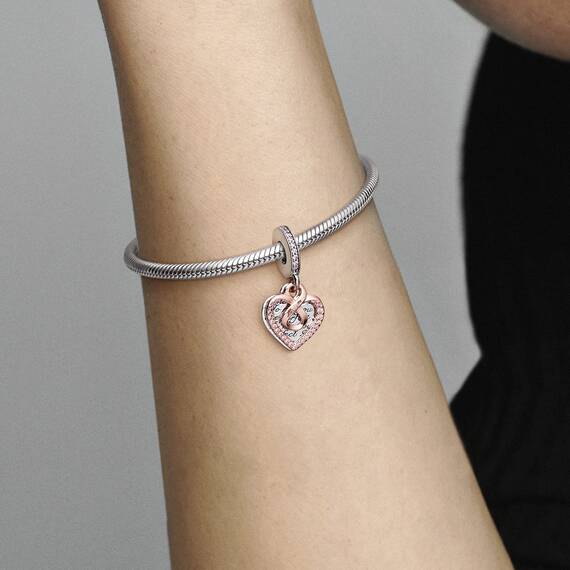 PANDORA Moments Bicolor Unendlichkeits-Herz Doppelter Charm-Anhänger mit rosevergoldeter Metalllegierung Moments Collection, kompatibel Moments Armbändern, 782641C01