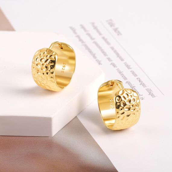 Gold Ohrringe Kleine Creolen für Damen, Kleine Gehämmerte Gold Ohrringe Hypoallergene Sterling Silber Ohrringe Gold Gehämmerte Breite Ohrringe Kleine Huggie Creolen Ohrringe Leichte Creolen Frauen