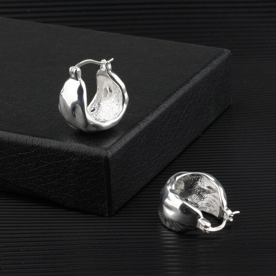 Silber 925 Ohrringe Kleine Creolen Breit für Damen, Klobige Ohrringe aus Sterlingsilber Ohrringe Hypoallergene Gehämmerte Kleine Dicke Huggie Creolen Leichte Breite Creolen Ohrringe für den Alltag