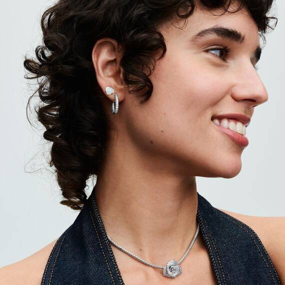 Pandora Moments Weiße Blühende Rose Ohrstecker aus Sterling Silber mit künstlichem Perlmutt, 293209C01