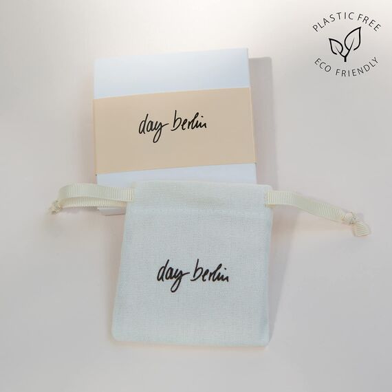 day.berlin Damen Kreuzkette Vice in Silber, 45+5cm mit Kreuz Anhänger (13x28mm) feine Panzerkette aus Edelstahl für Frauen