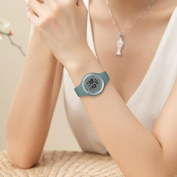 GOLDEN HOUR Digitale Damenuhren, 5 ATM wasserdicht, Sport-Damenuhr mit leuchtendem/Datum/Woche/Monat, Silikonarmband, Schwimmuhr für Frauen, dunkelgrün