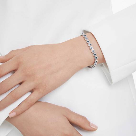 Swarovski Una Angelic Armband, Rhodiniertes Damenarmband mit Blauen Kristallen und Weißem Kristallpavé, Mit Faltverschluss, Armbandlänge: 16.5-19 cm, Armbandbreite: 0.6 cm
