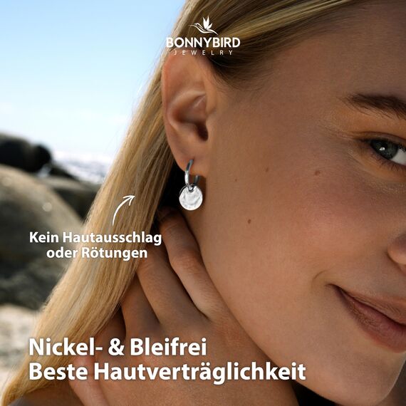 BONNYBIRD® Creolen mit Anhänger Silber Boho Ohrringe Damen Edelstahl Plättchen Kleine Damenohrringe Hängend Frauen Wasserfest Schmuck Silberschmuck Hypoallergen Chirurgenstahl Nickelfrei Sommer