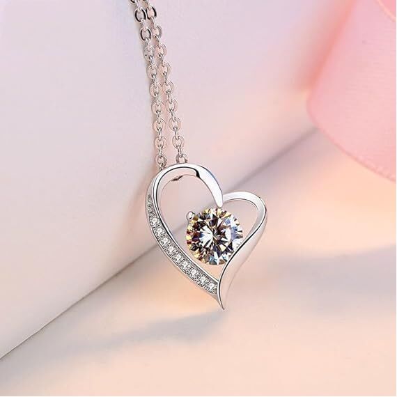 BYLITZ An meinen Schatz Halskette mit Karte Herz Kette mit LED Box und Spruch für Damen Frau Partnerin Freundin oder Verlobte zum Jahrestag Geburtstag Weihnachten (Standard Box - Herz V12)